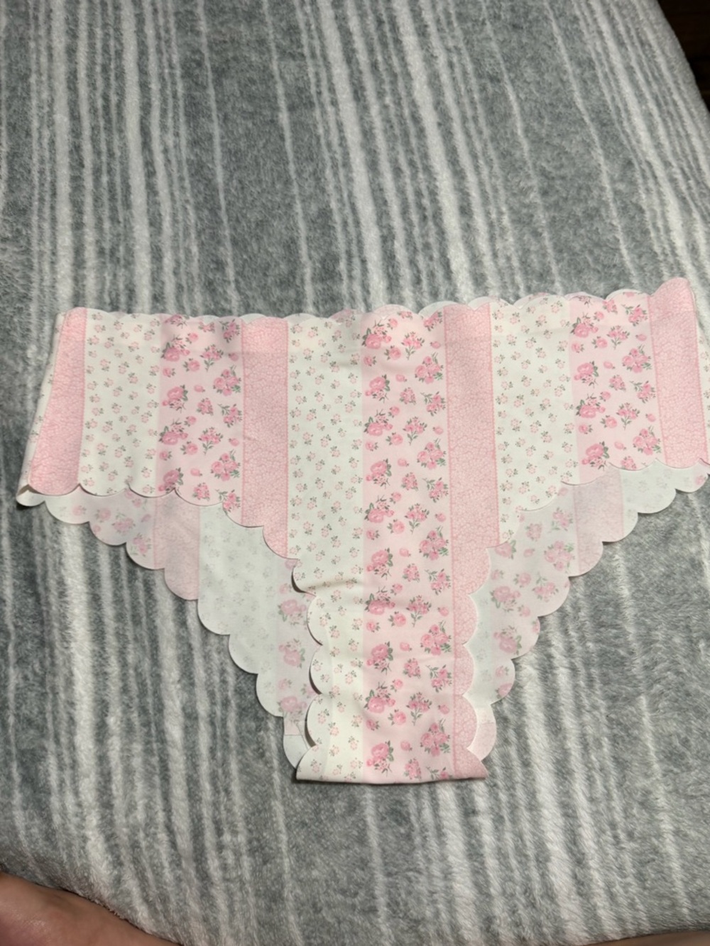🌧️🦇Pink Floral Scalloped Bikini Panty - Feminine Comfort